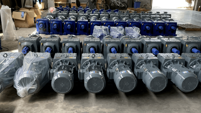 R137-80.19-15Kw-4P-M1 TMR hardened gear reducer for mixer R series reducer