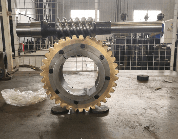 Machinable Archimedes cylindrical worm parameters: Number of worm heads: 2 heads, 3 heads Diameter coefficient 9 Axial tooth angle 20° Guide angle 12°31′44″ Parameters of machinable Archimedean cylindrical worm gear: End face module M=10/12 Number of teeth 36/35 Pressure angle 20° Lead angle: γ=12° Diameter of indexing circle 360 Tooth top height coefficient:1 Shift coefficient:0 Thickness of indexing circle: 15.7-0.15 Accuracy grade: 8d GB10089-88 Full tooth height: h 22 Rotation: right Non-standard customized worm gear